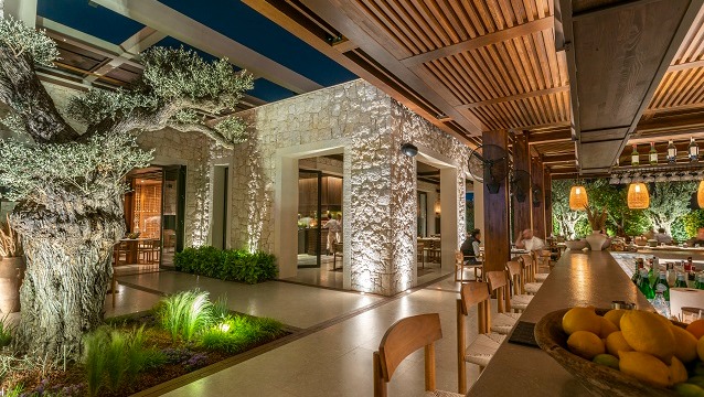 Alma Restaurant Bölgenin ve mevsimin ruhuna uygun bir deneyim yaşatıyor