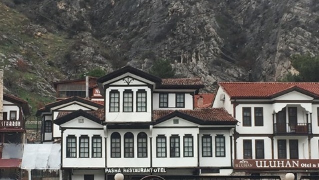Amasya’ya bir gelen ağlar, bir de giden!