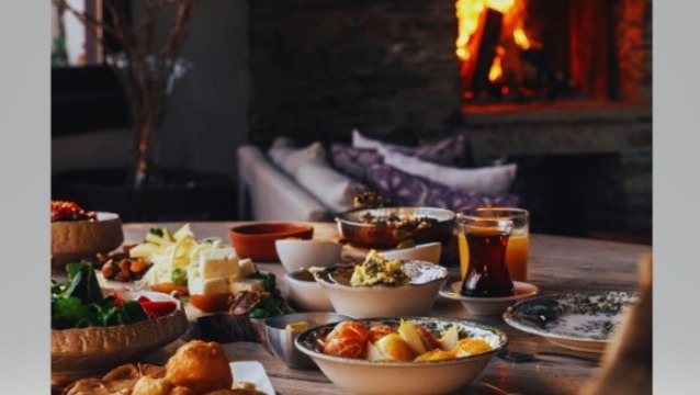 Bahçeden sofraya uzanan bir Ege hikayesi: Güllü konakları & Zeste