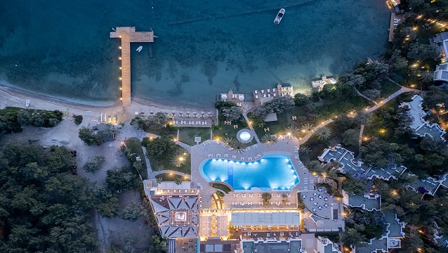 DoubleTree by Hilton’a Yılın En İtibarlı Zincir Otel Markası ödülü