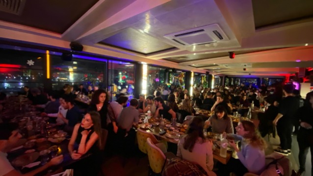 Eğlence ve yeme-içme sektörü koronavirüse teslim oldu