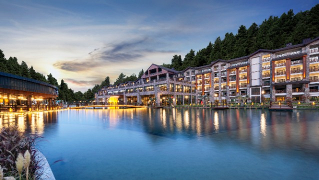 Elite World Sapanca Convention & Wellness Resort, bölgenin ilk ve tek tam pansiyon+ konseptine sahip