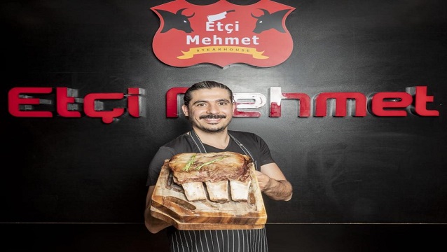 Etçi Mehmet, İngiltere