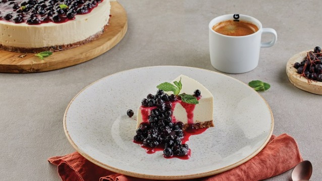 Executive Chef Murat Aslan tarifi Aronya Meyveli Soğuk Cheesecake