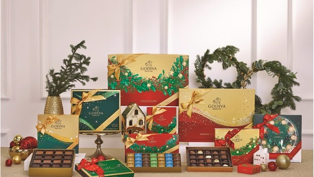  GODIVA, yeni yılın ışıltısından ve doğanın güzelliğinden ilham alarak hazırladığı 2023 Yeni Yıl Koleksiyonu ile benzersiz lezzetlerini çikolata severlerle buluşturuyor. 