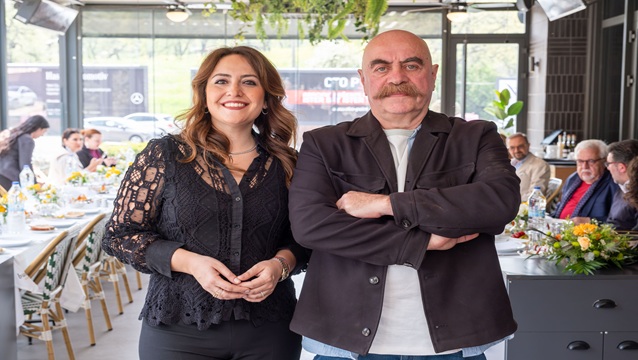 Ezel Akay ile meyhane kültürüne taze yorum