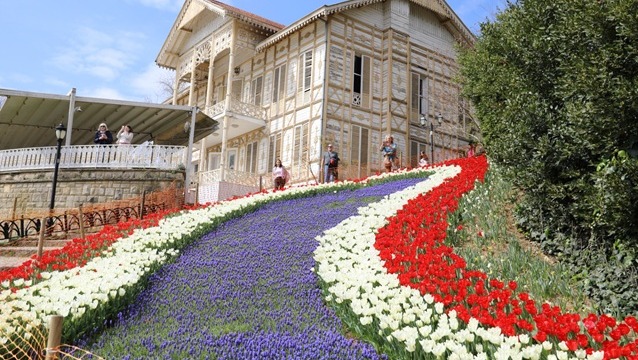 İBB Lale Bayramı, İstanbul'u renklendirdi