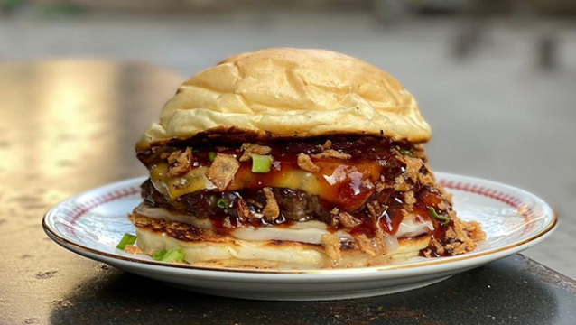 İddiasız iddialı hamburgerleri ile PADRE