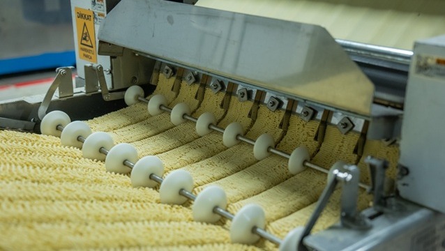 Indomie, şeffaf üretim süreçlerini  fabrikasında öğrencilerle buluşturuyor
