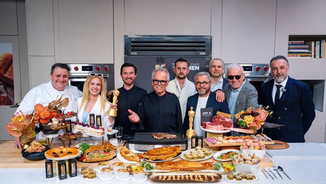 Karaca, üçüncü yılında yıldızlarla aynı masada