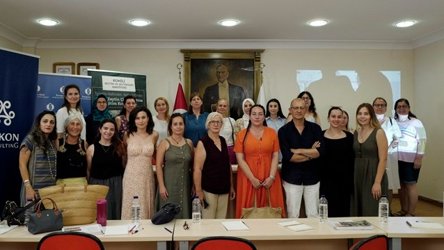 Komili Zeytin ve Zeytinyağı Enstitüsü’nün eğitimlerine  23 kadın çiftçi katıldı