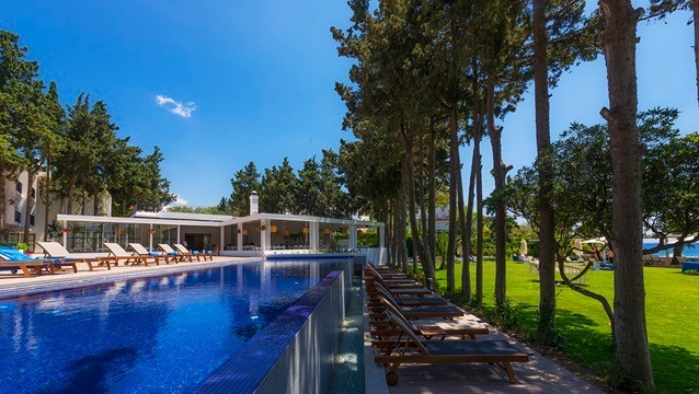 LIV Hotel By Bellazure Yemyeşil doğanın içinden sonsuz maviliklere