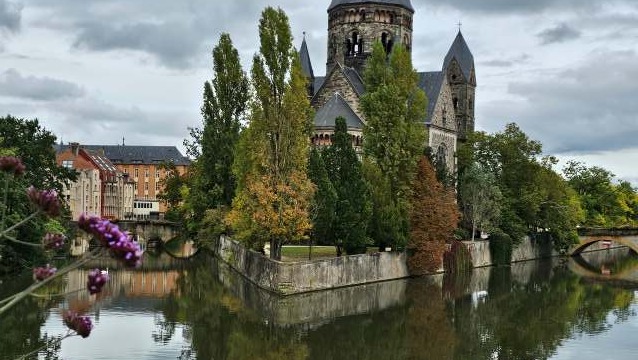 Moselle ve Seille nehirlerinin birleştiği asil Fransız şehri: Metz