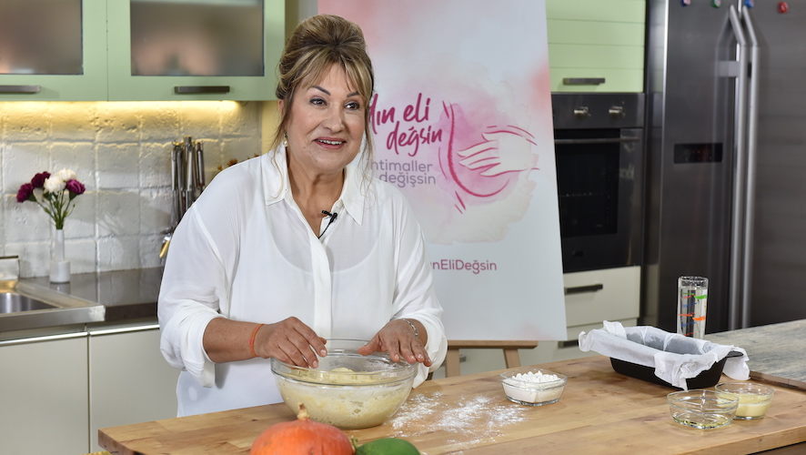 Sahrap Soysal, “Kadın Eli Değsin, İhtimaller Değişsin!” diyor
