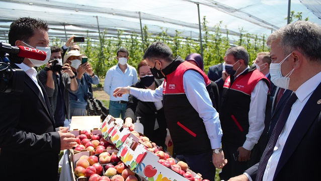 Tarım ve Orman Bakanı Bekir Pakdemirli’den Anadolu Etap’ın Balıkesir Çiftliğine Ziyaret 
