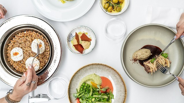 Tuti Restaurant Bodrum’un renklerini masalara taşıyor