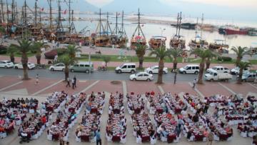 Alanya'da dünyaya örnek iftar
