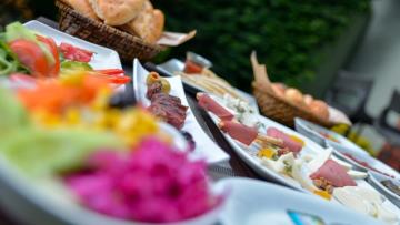 Radisson Blu Conference & Airport Hotel Istanbul’dan keyifli iftar sofraları
