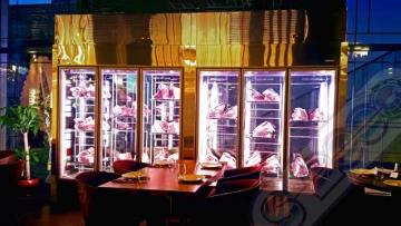 S2000, dry aged dolaplarıyla ünlü steakhouse’larda
